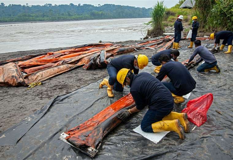 Fuga de petróleo vertió 6.300 barriles en Amazonia ecuatoriana