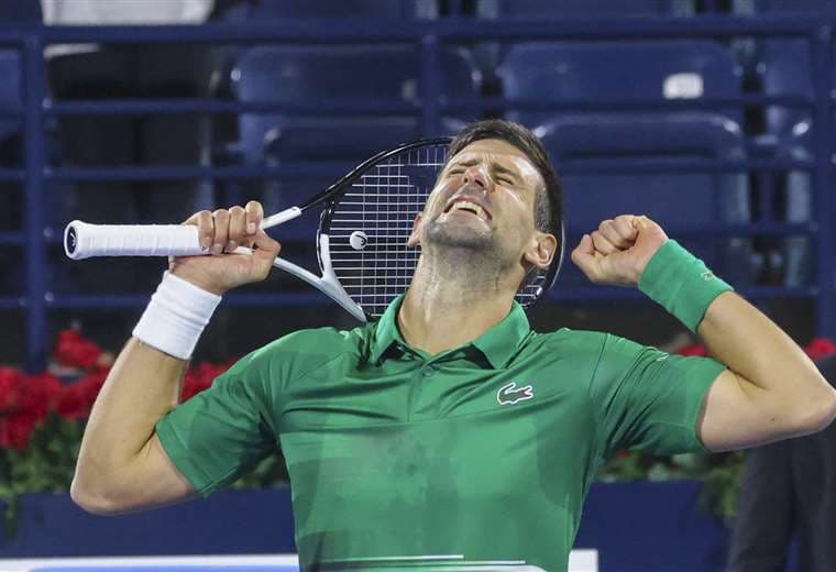 La felicidad de Djokovic tras ganar este lunes su partido. Foto: AFP