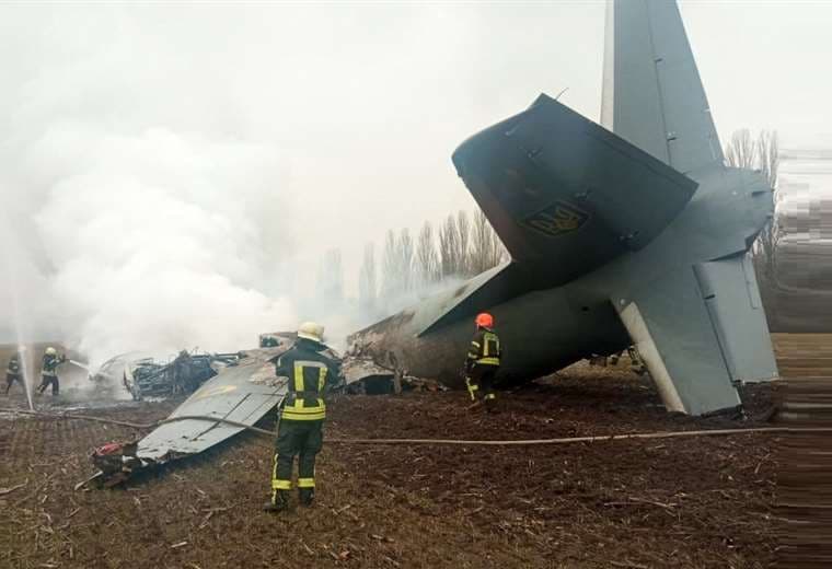 El avión cayó a unos 50 kilómetros de Kiev