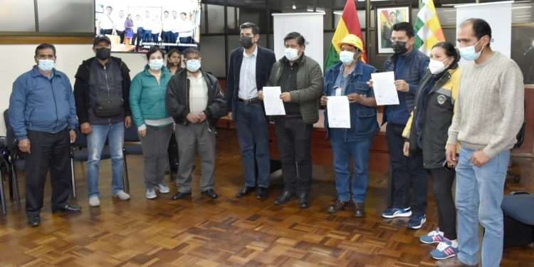 El Sindicato de Sabsa muestra el acuerdo con Naabol/Foto: Redes