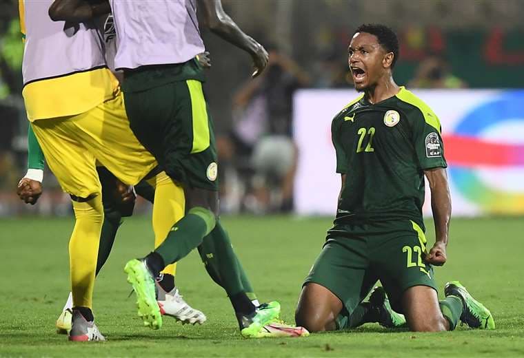 Abdou Diallo, de Senegal, celebra el gol que marcó este miécoles. Foto: AFP