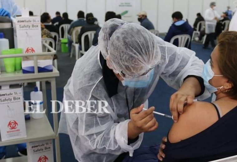 Santa Cruz cuenta con más de 30 puntos de vacunación en la capital 
