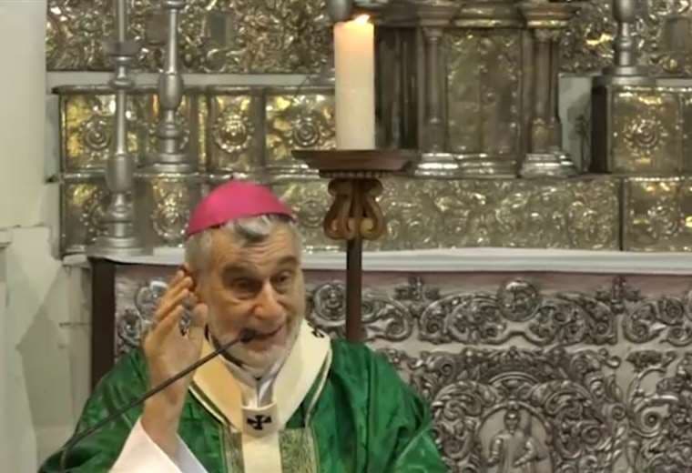 Monseñor Gualberti en la homilía 