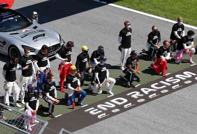 La protesta de pilotos de la Fórmula Uno contra el racismo. Foto: Internet