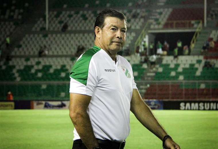 Erwin 'Platiní' Sánchez, entrenador de Oriente Petrolero. Foto: Oriente P.