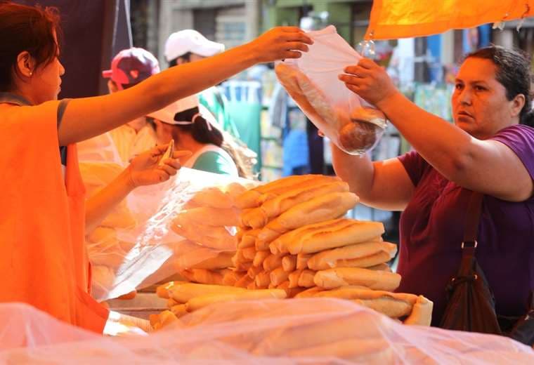 El pan es un alimento de la canasta básica de las familias cruceñas. Foto: J. Gutiérrez
