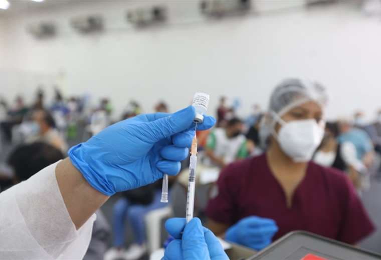 La vacunación continúa en el país, pero de forma lenta