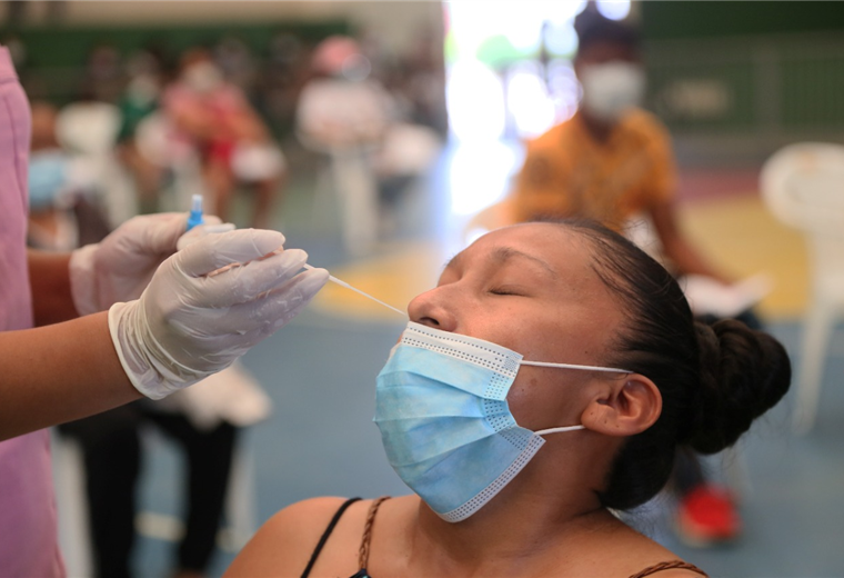 Autoridades piden que las personas asistan a los puntos de vacunación. Foto. Jorge Ibáñez