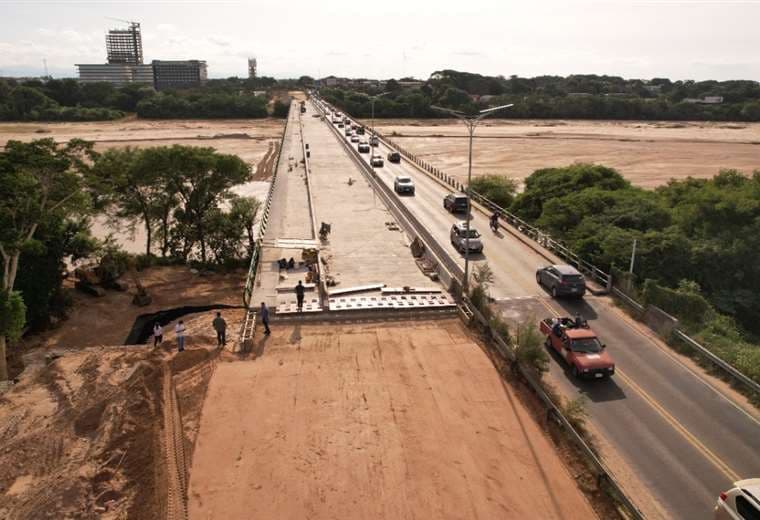 Gobernación ve que la construcción del puente Metropolitano avanza a buen ritmo