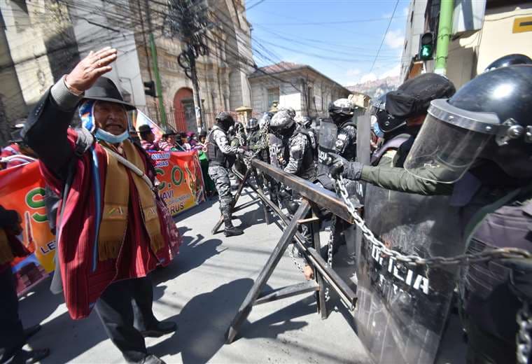 La Policía impidió el ingreso de comunarios la región de Guaqui a la plaza Murillo/APG