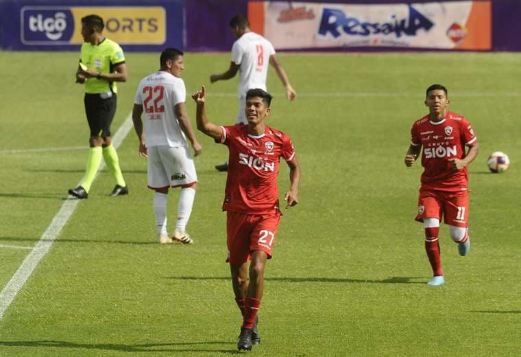 Pedro Siles celebra el gol que le marcó a FC Universitario. Foto: Enrique Canedo