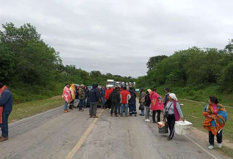 Los trabajadores del Mutún instalaron un bloqueo en la ruta a Brasil.