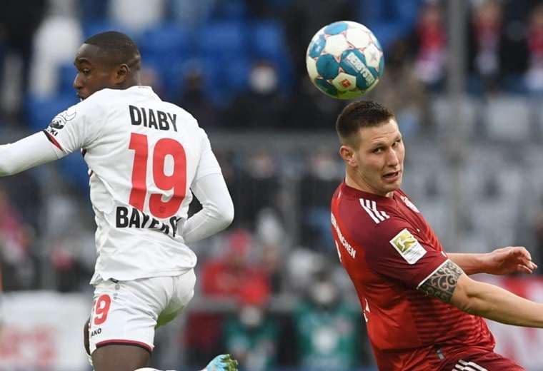 El Bayern de Múnich (de rojo) se quedó con las ganas de festejar. Foto: AFP