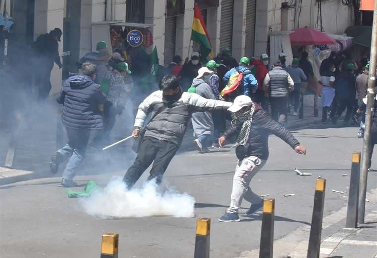 La semana pasada hubo violentas represiones a los maestros en La Paz