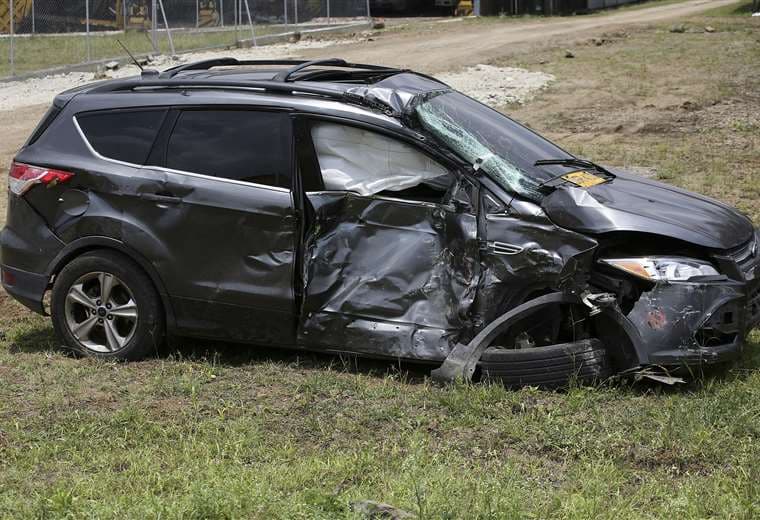 Así quedó el auto en el que se accidentó Rincón el lunes. Foto. AFP
