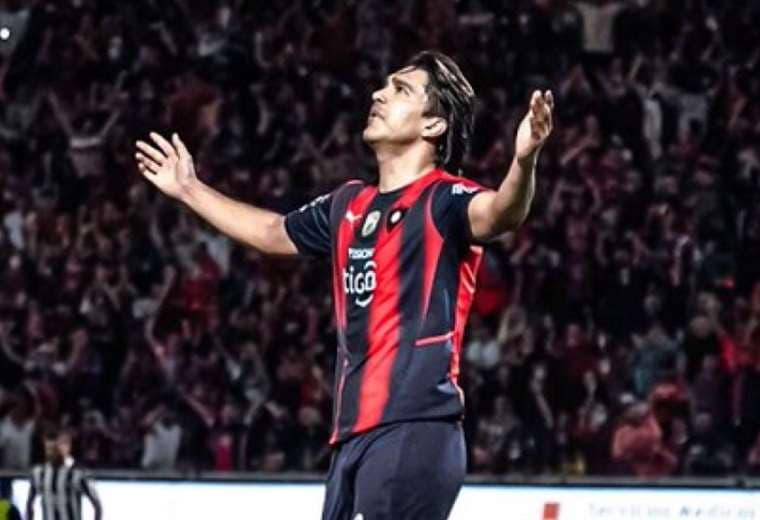 Martins derramó lágrimas al dedicar su gol a su padre fallecido. Foto: Prensa Cerro P.
