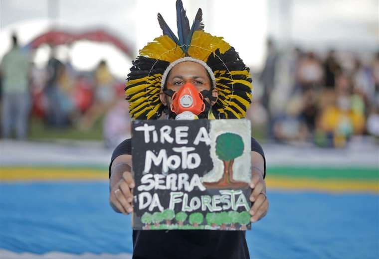 Indígenas de Brasil defienden sus territorios de la deforestación. Foto: RFI