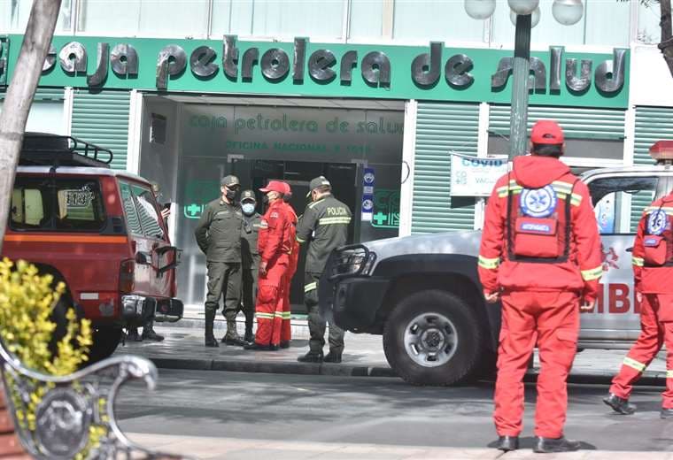 Policías en la Caja Petrolera I APG Noticias.