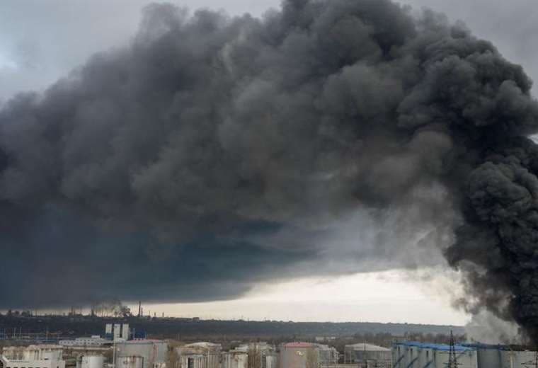 El humo se eleva después de un ataque del ejército ruso en Odessa I AFP.