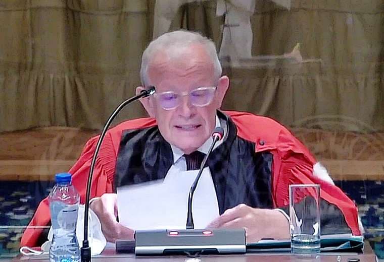 El abogado francés Alain Pellet informa a la CIJ la postura de Bolivia