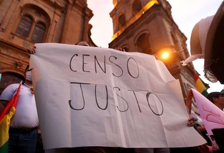Población e instituciones cruceñas marcharon por un censo transparente (archivo)