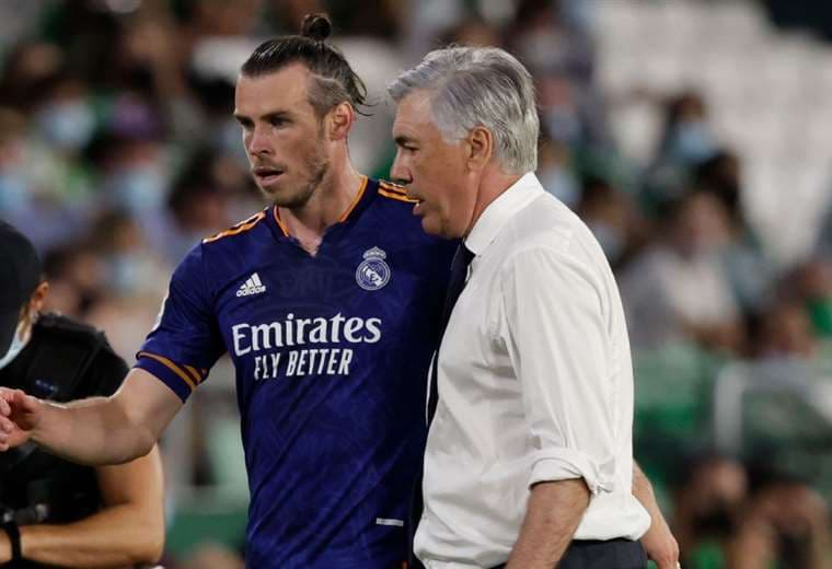 Bale y Ancelotti en un partido del Real Madrid. Foto: Internet