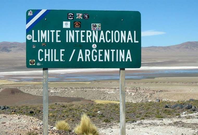 Chile reabre sus fronteras con Argentina, Bolivia y Perú