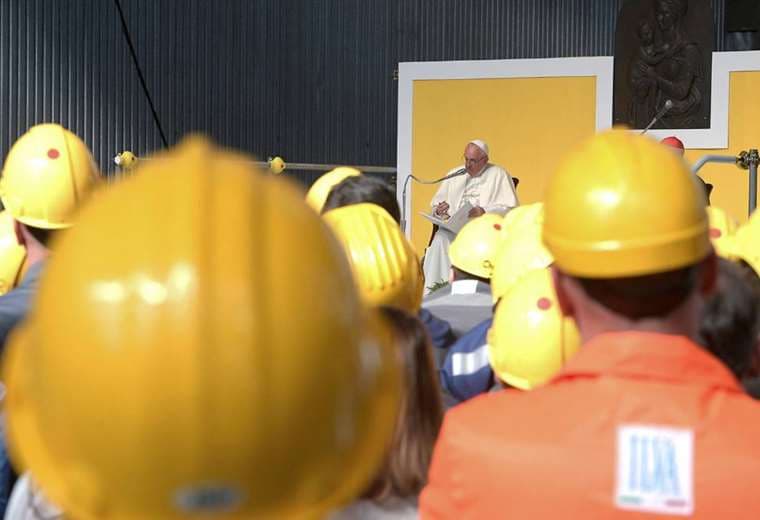 Papa Francisco durante una recepción a trabajadores. EL UNIVERSO
