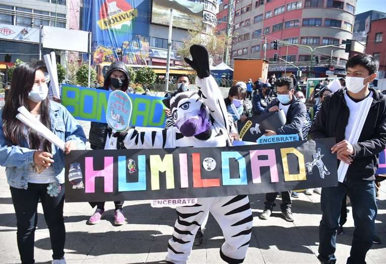 Vuelven ‘las cebras’ a las calles de La Paz y buscarán a ciudadanos que hagan buenas acciones