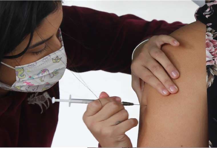 Piden a la población acudir a vacunarse. Fotos: Ricardo Montero
