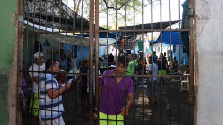 Reos de la carceleta Bahía de Puerto Suárez se declaran en huelga por falta de prediarios
