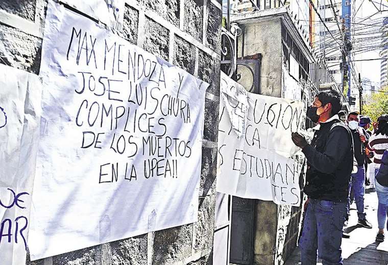 Universitarios protestaron la pasada semana para pedir renovación de su dirigencia | ABI