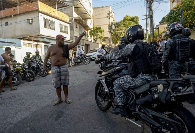 Suben a 24 los muertos en operación policial en favela de Río de Janeiro
