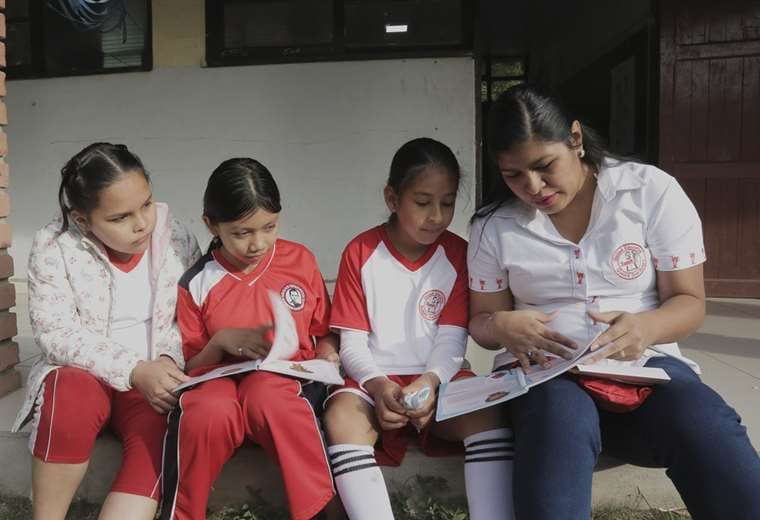 Estudiantes de Montero recibieron información sobre la higiene menstrual. Unicef