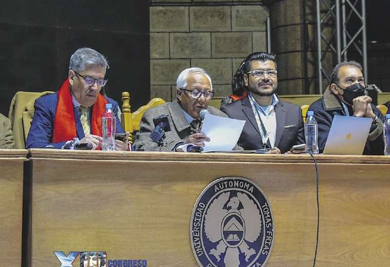 El XIII Congreso universitario postergó tratar temas políticos