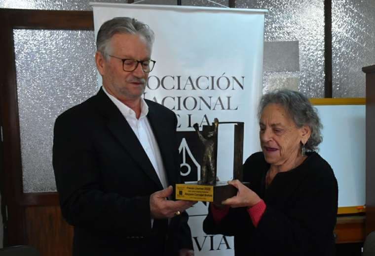 Amparo Carvajal recibe el 'Premio Libertad' I APG Noticias.