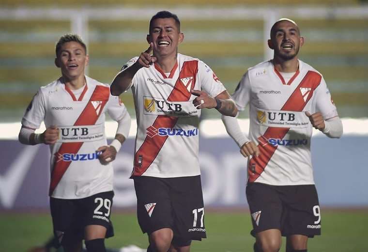 Adrián, Arce y Riquelme, jugadores de Always Ready. Foto. AR