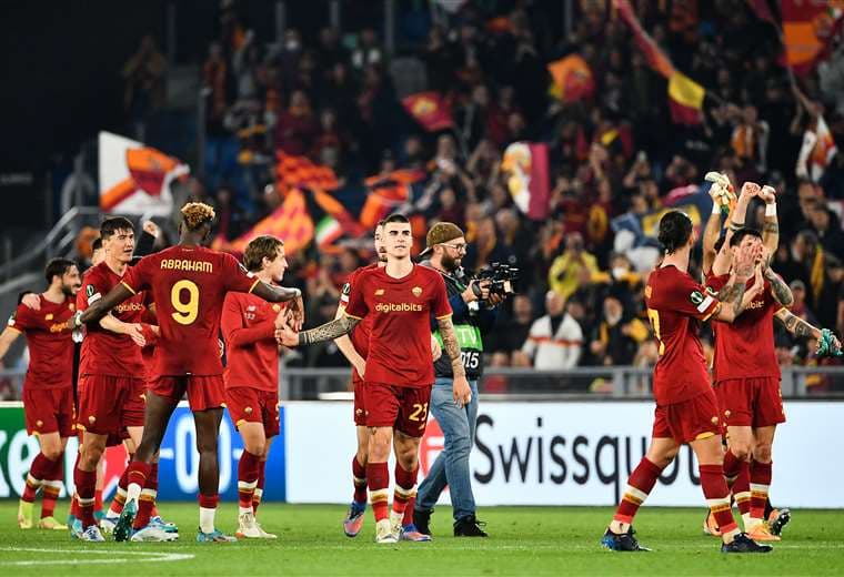 El festejo de los jugadores de la Roma. Foto: AFP