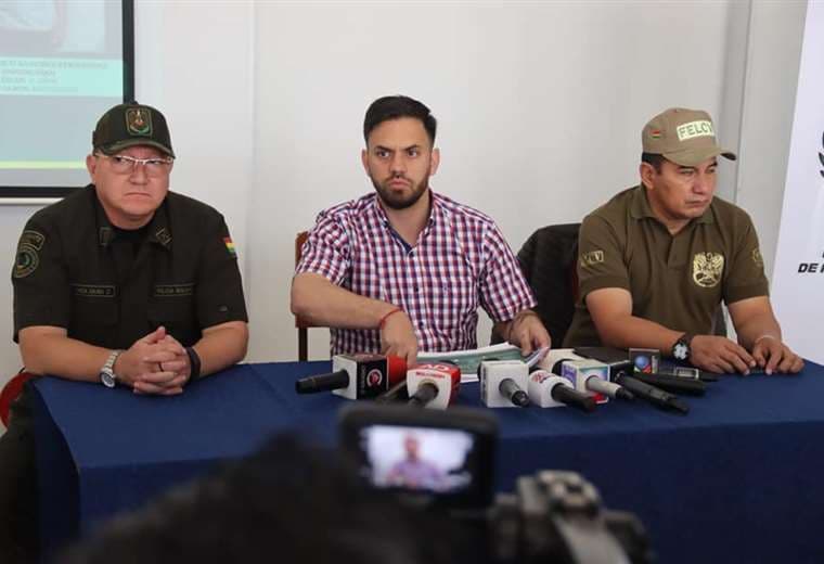 Del Castillo (centro) en conferencia de prensa/Foto: Redes