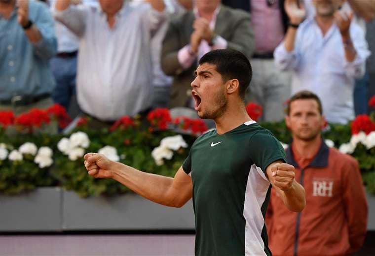 El festejo de Carlos Alcaraz tras ganar la final del Master de Madrid. Foto. AFP