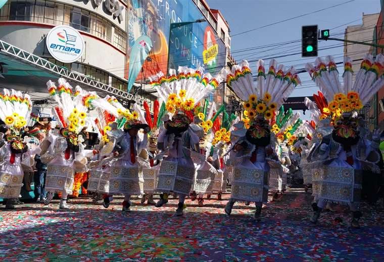 El baile y trajes coloridos destacan en la Fiesta del Gran Poder / Fotos: Karem Mendoza