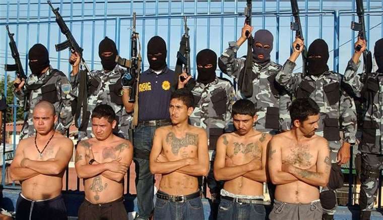 Pandilleros en El Salvador