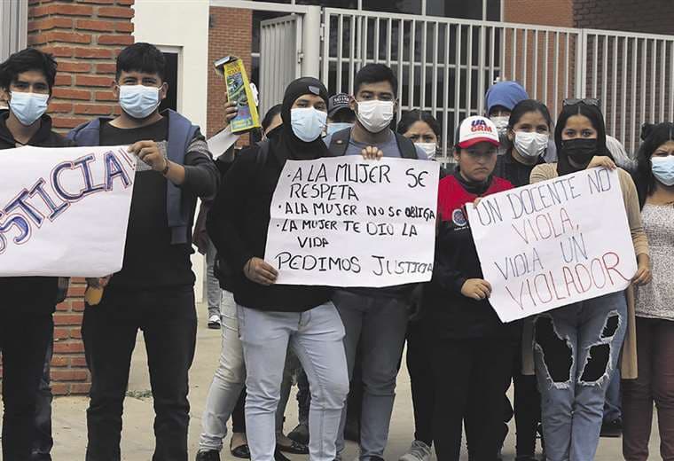 Estudiantes protestan contra los violadores/Foto: Ricardo Montero