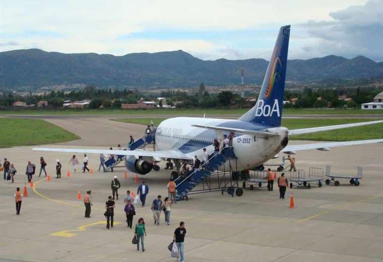 Cívicos exigen trabajos urgentes en pista de aeropuerto de Tarija