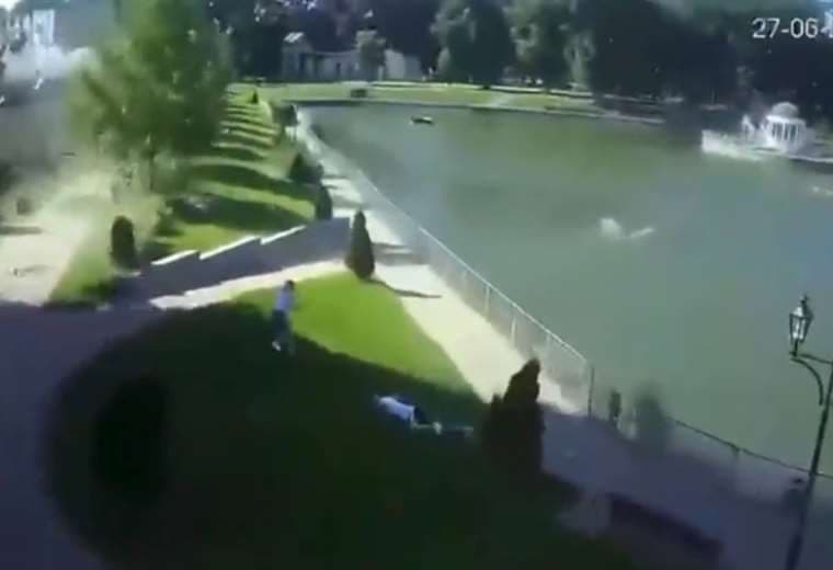 Un misil ruso cae cerca de un parque en Kremenchuk, Ucrania