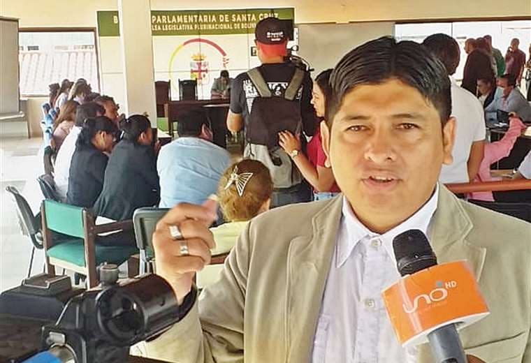 El diputado del MAS Rolando Cuéllar rechaza bloqueos en el Chapare