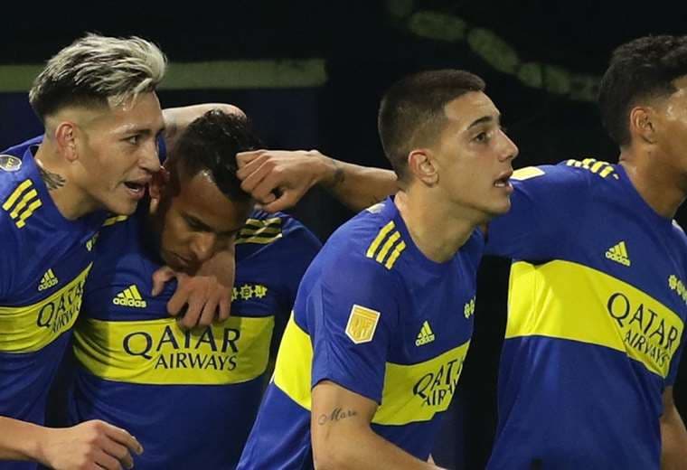 Jugadores de Boca festejan el gol anota por Villa (segundo de la izq.). Foto: AFP
