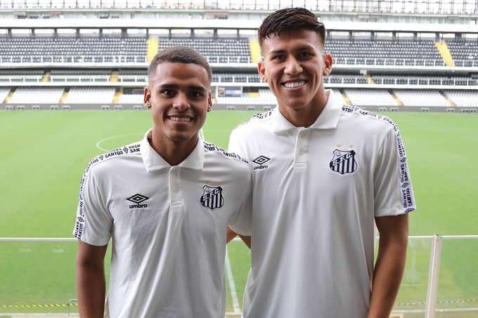 Monteiro y Zabala en el estadio del Santos de Brasil. Foto: Santos FC