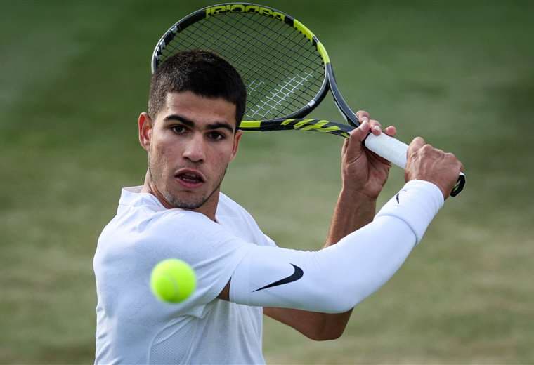 Carlos Alcaraz, joven tenista español. Foto: AFP