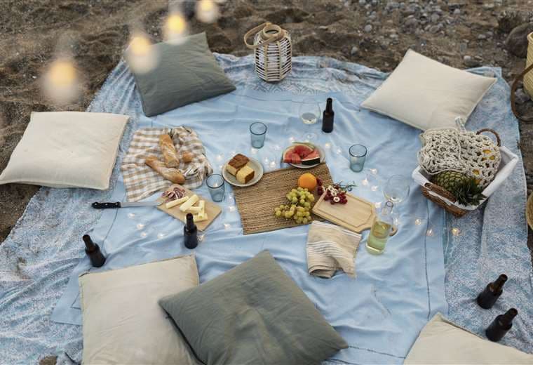 Una deliciosa comida acompañada de una buena conversación: el picnic perfecto